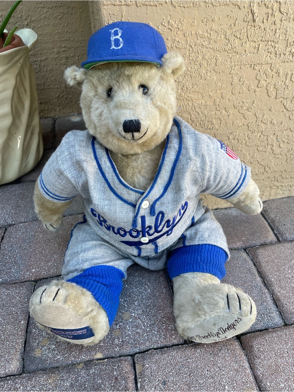 Cooperstown Bears 1945 Brooklyn Dodgers Road Teddy Bear LE 122/2000 Plush MLB